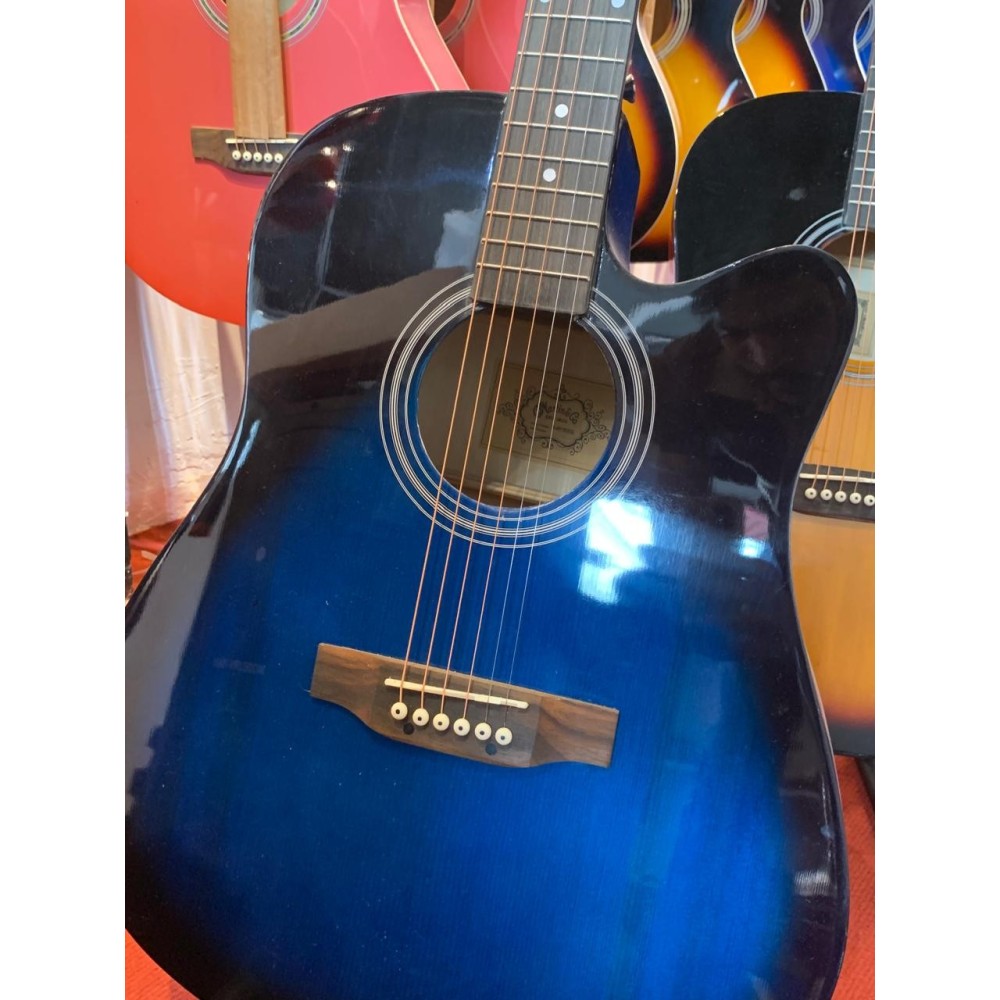 JUMBO SIZE SEMI ACOUSTIC GUITAR